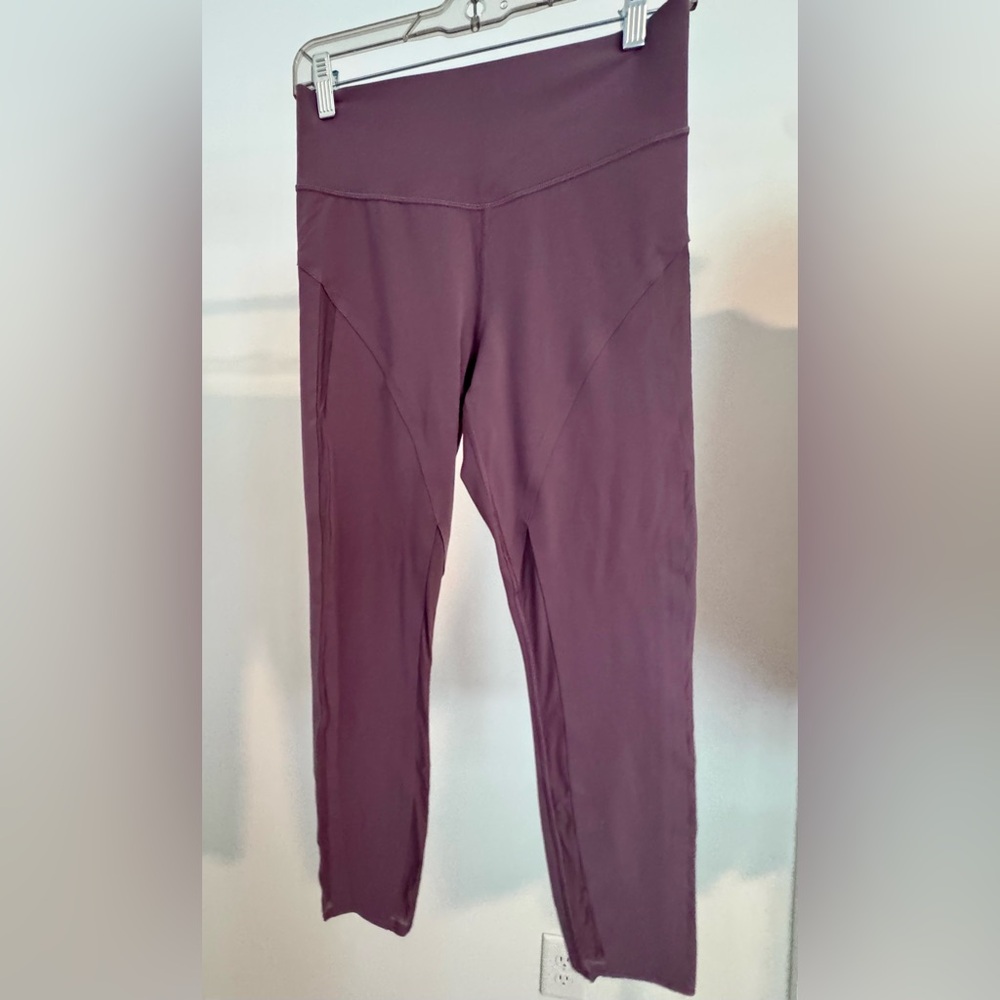 Athleta mauve 7/8 leggings.